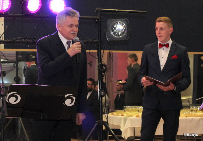 Bukiety kwiatów dla nauczycieli ZSRB (zdjęcia)