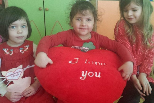 Przedszkolaki z Rydzyny obchodzą Walentynki (zdjęcia)