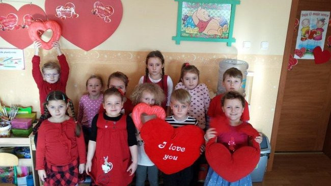 Przedszkolaki z Rydzyny obchodzą Walentynki (zdjęcia)