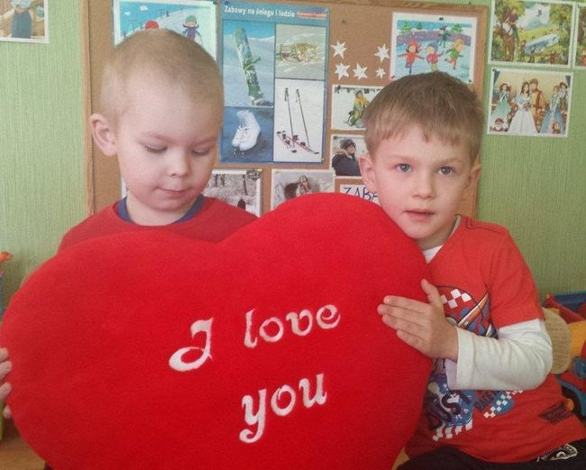 Przedszkolaki z Rydzyny obchodzą Walentynki (zdjęcia)