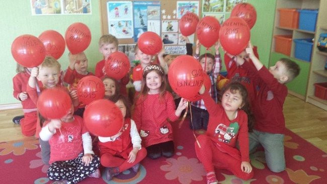 Przedszkolaki z Rydzyny obchodzą Walentynki (zdjęcia)