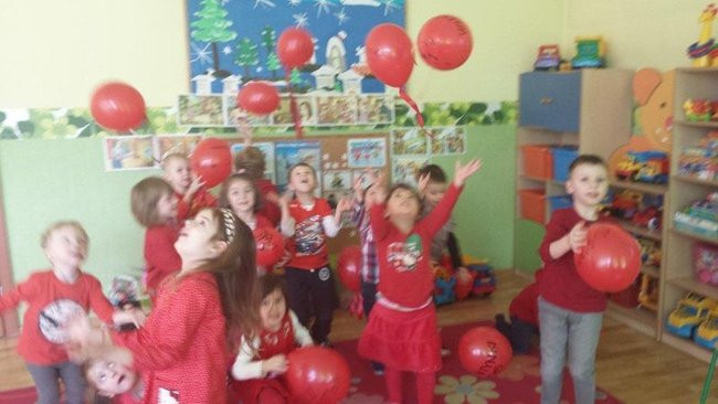 Przedszkolaki z Rydzyny obchodzą Walentynki (zdjęcia)