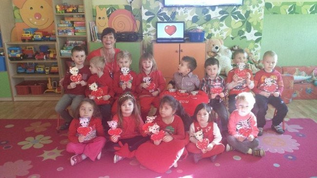 Przedszkolaki z Rydzyny obchodzą Walentynki (zdjęcia)