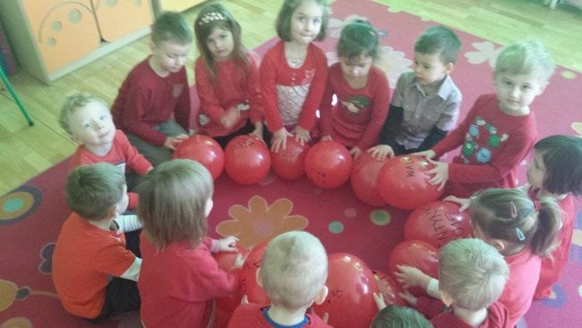Przedszkolaki z Rydzyny obchodzą Walentynki (zdjęcia)