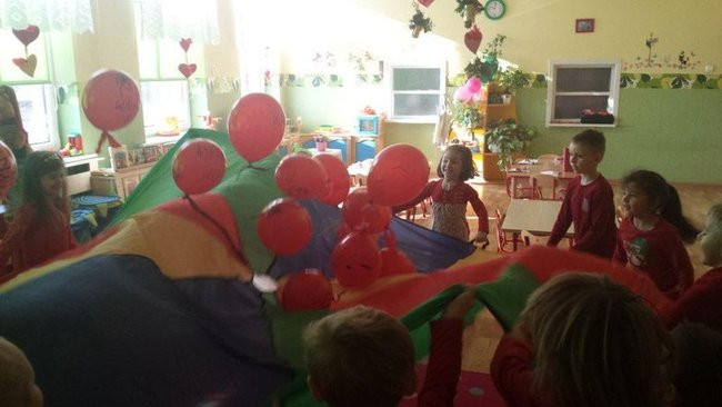 Przedszkolaki z Rydzyny obchodzą Walentynki (zdjęcia)