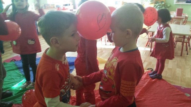 Przedszkolaki z Rydzyny obchodzą Walentynki (zdjęcia)