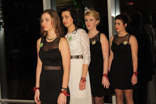 Maturzyści z Bojanowa na parkiecie (zdjęcia)