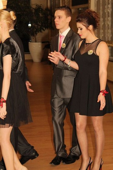 Maturzyści z Bojanowa na parkiecie (zdjęcia)