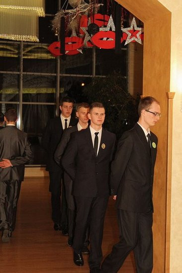 Maturzyści z Bojanowa na parkiecie (zdjęcia)