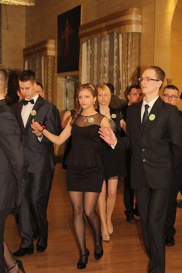 Maturzyści z Bojanowa na parkiecie (zdjęcia)