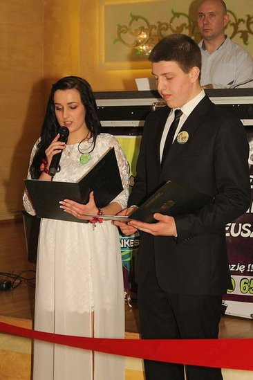 Maturzyści z Bojanowa na parkiecie (zdjęcia)