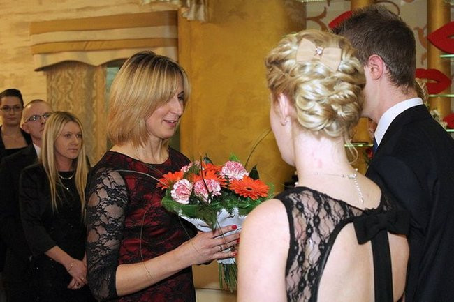 Maturzyści z Bojanowa na parkiecie (zdjęcia)