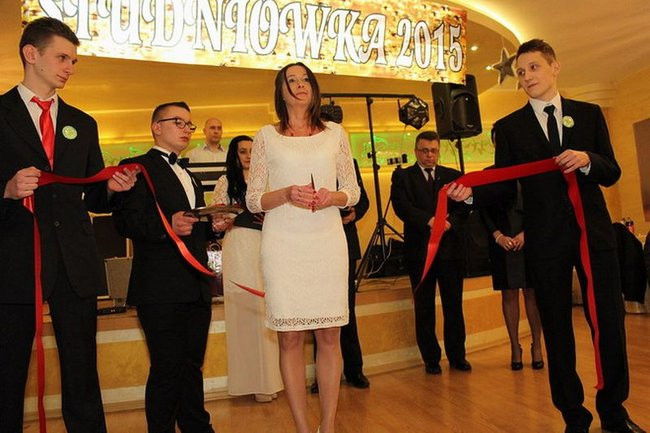 Maturzyści z Bojanowa na parkiecie (zdjęcia)