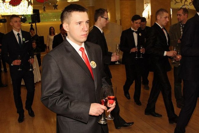 Maturzyści z Bojanowa na parkiecie (zdjęcia)