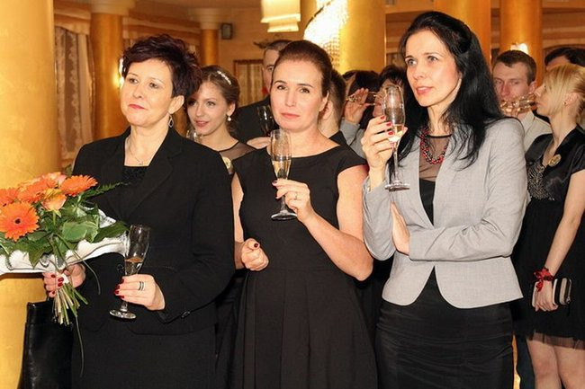 Maturzyści z Bojanowa na parkiecie (zdjęcia)