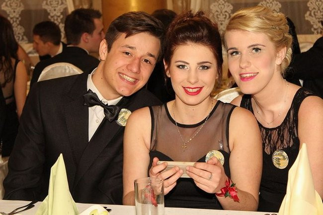 Maturzyści z Bojanowa na parkiecie (zdjęcia)