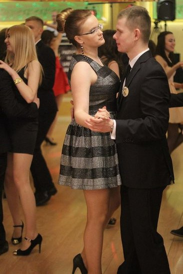 Maturzyści z Bojanowa na parkiecie (zdjęcia)