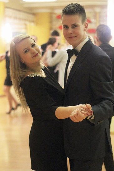 Maturzyści z Bojanowa na parkiecie (zdjęcia)