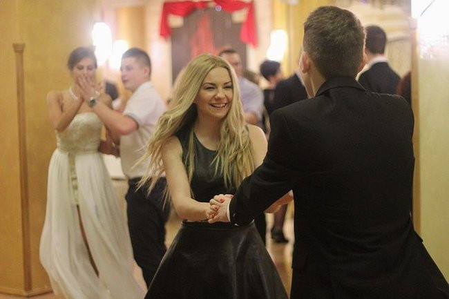 Maturzyści z Bojanowa na parkiecie (zdjęcia)