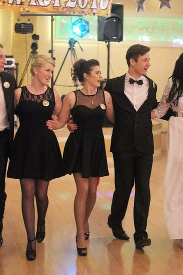 Maturzyści z Bojanowa na parkiecie (zdjęcia)