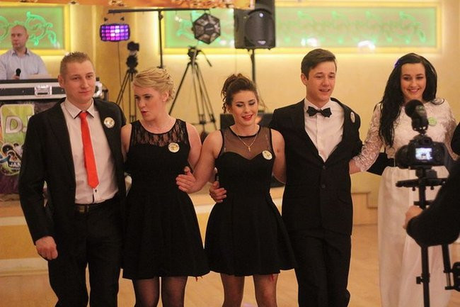 Maturzyści z Bojanowa na parkiecie (zdjęcia)