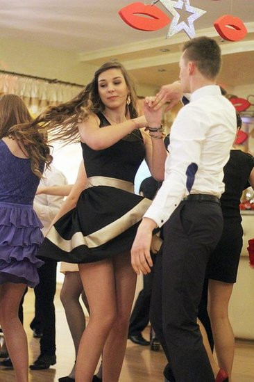 Maturzyści z Bojanowa na parkiecie (zdjęcia)