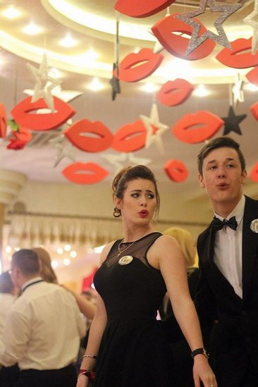 Maturzyści z Bojanowa na parkiecie (zdjęcia)