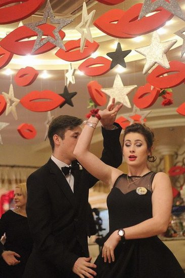 Maturzyści z Bojanowa na parkiecie (zdjęcia)