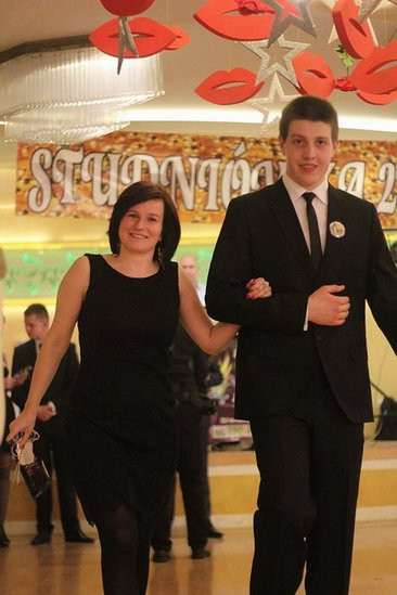 Maturzyści z Bojanowa na parkiecie (zdjęcia)