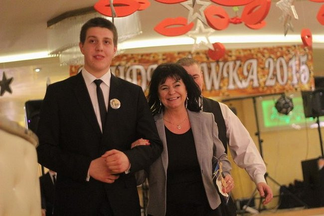 Maturzyści z Bojanowa na parkiecie (zdjęcia)