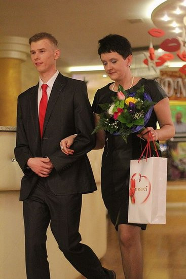 Maturzyści z Bojanowa na parkiecie (zdjęcia)