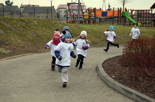 Tumko biega z uczniami i przedszkolakami (zdjęcia)