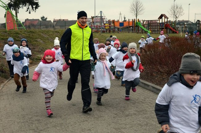 Tumko biega z uczniami i przedszkolakami (zdjęcia)