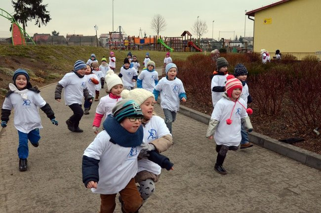 Tumko biega z uczniami i przedszkolakami (zdjęcia)