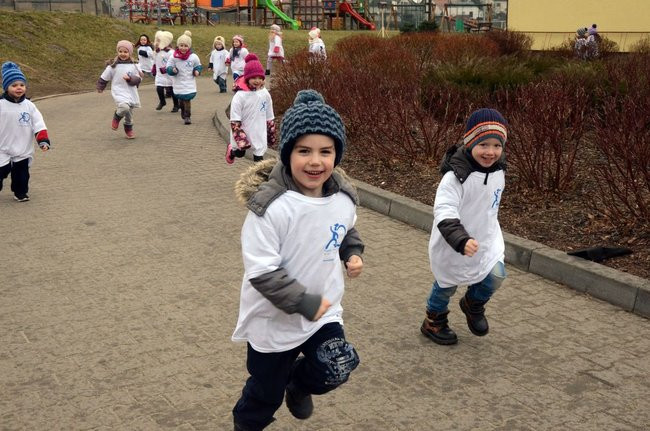 Tumko biega z uczniami i przedszkolakami (zdjęcia)