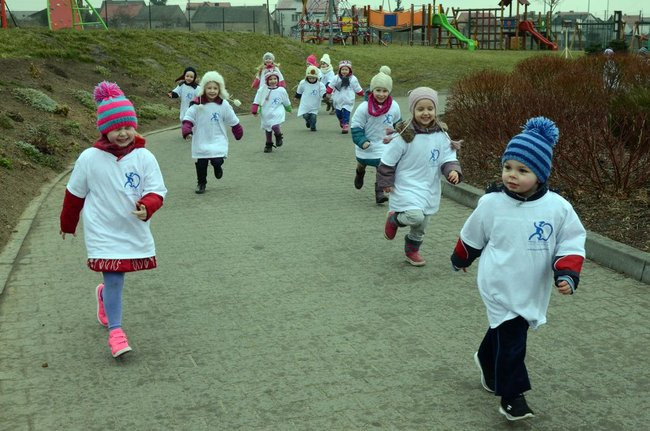 Tumko biega z uczniami i przedszkolakami (zdjęcia)