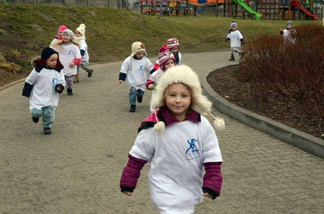 Tumko biega z uczniami i przedszkolakami (zdjęcia)