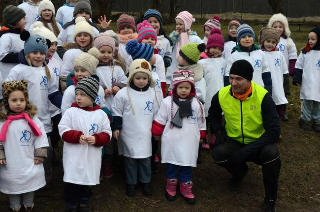Tumko biega z uczniami i przedszkolakami (zdjęcia)
