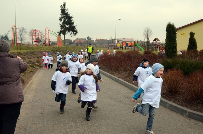 Tumko biega z uczniami i przedszkolakami (zdjęcia)