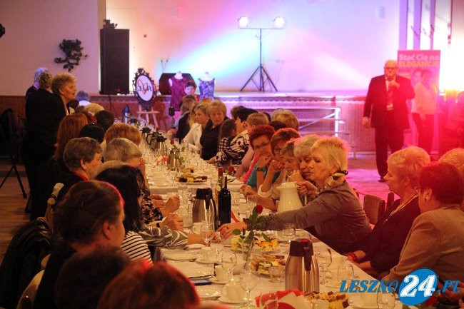 Panie zaprezentowały się na wybiegu w Nowej Wsi (wideo i zdjęcia)