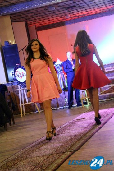 Panie zaprezentowały się na wybiegu w Nowej Wsi (wideo i zdjęcia)