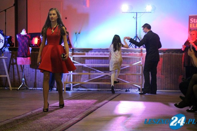 Panie zaprezentowały się na wybiegu w Nowej Wsi (wideo i zdjęcia)