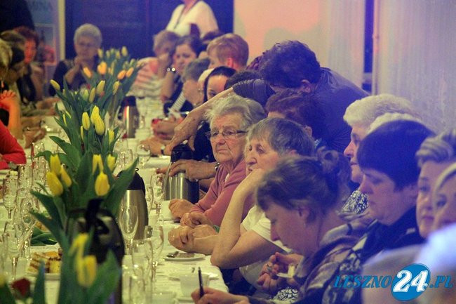 Panie zaprezentowały się na wybiegu w Nowej Wsi (wideo i zdjęcia)