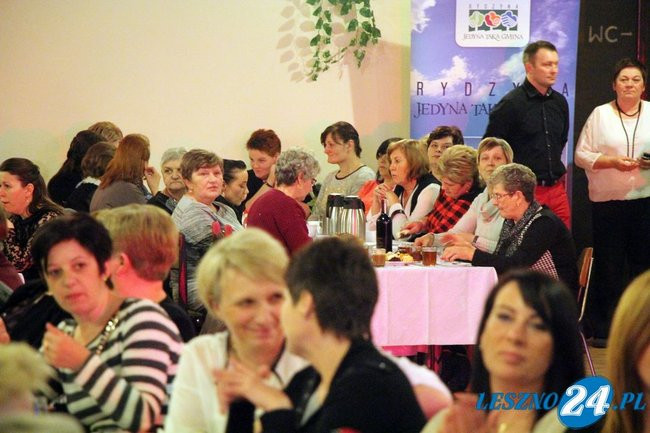 Panie zaprezentowały się na wybiegu w Nowej Wsi (wideo i zdjęcia)