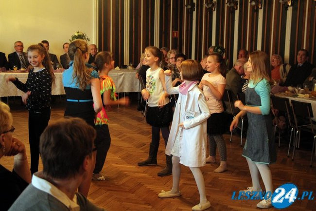 Dzień Kobiet emerytów z Rydzyny (wideo i zdjęcia)