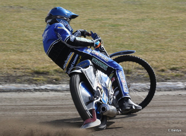 Byki na torze! ( zdjęcia)