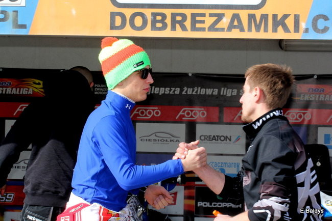 Byki na torze! ( zdjęcia)