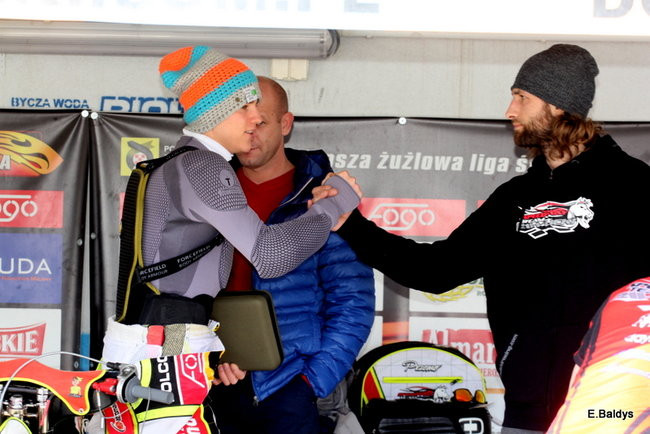 Byki na torze! ( zdjęcia)