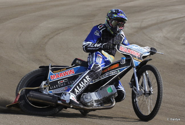 Byki na torze! ( zdjęcia)