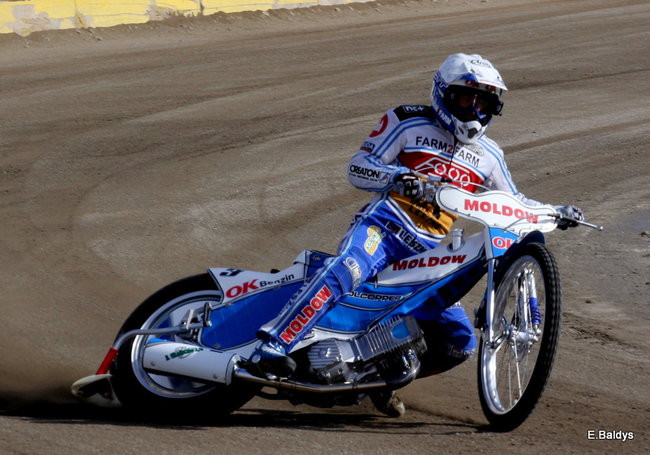 Byki na torze! ( zdjęcia)